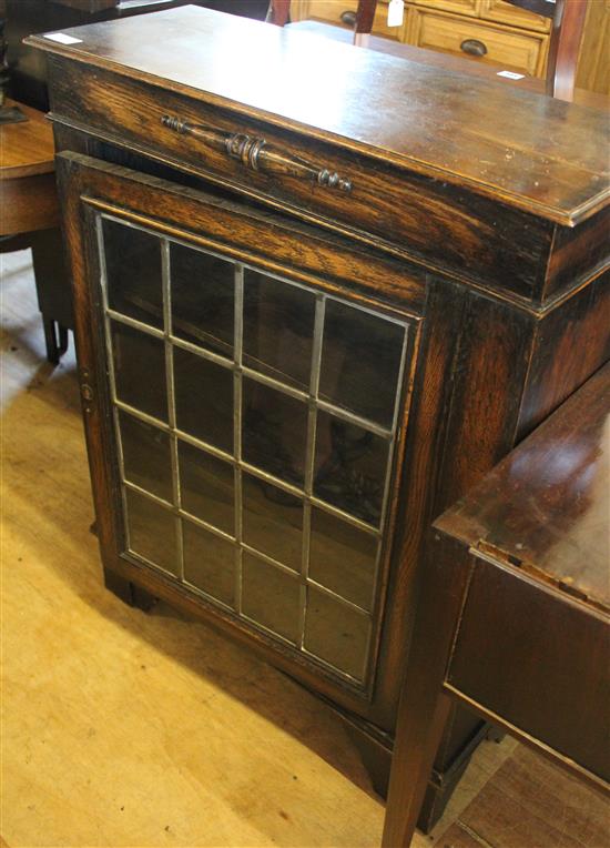 Small leaded oak bookcase(-)